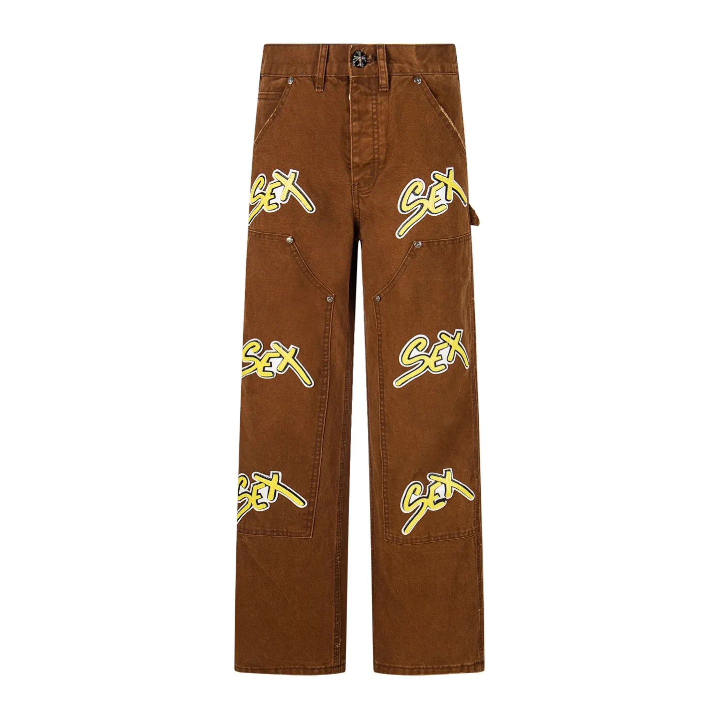 P260 Chrome Hearts new logging pants, yellow patchwork leather embroidered jeans, are a hot trend this season and are sought after by countless celebrities and fashionistas. The neat details of the cutting process add color to the playful fashion! The neat and meticulous design, and the well-fitting structure is unique. The upper body not only has outstanding recognition, but also looks younger and younger. A style with the ultimate wearing meaning and performance, gorgeous color matching, and the craftsmanship of this style is also extremely extraordinary. After the finished product is washed, it is disassembled and hand-made with sheepskin cross leather and then spliced ​​together to complete. The whole piece has too many craftsmanship to describe. It is decorated with patchwork cross flowers and high-waisted washed jeans! ! Absolutely high-end luxury product, a god-level single product, a super popular product, made by top heavy industry, a magic weapon that cannot be missed. Style number: 1848# Size: 28 30 32 34 36 Color: yellow brown